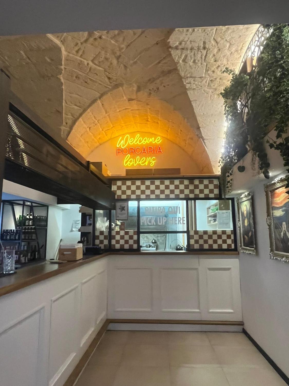 Azienda in vendita: Vendesi attività San Foca con cucina a Italia - Ristoranti - Immagine foto 2