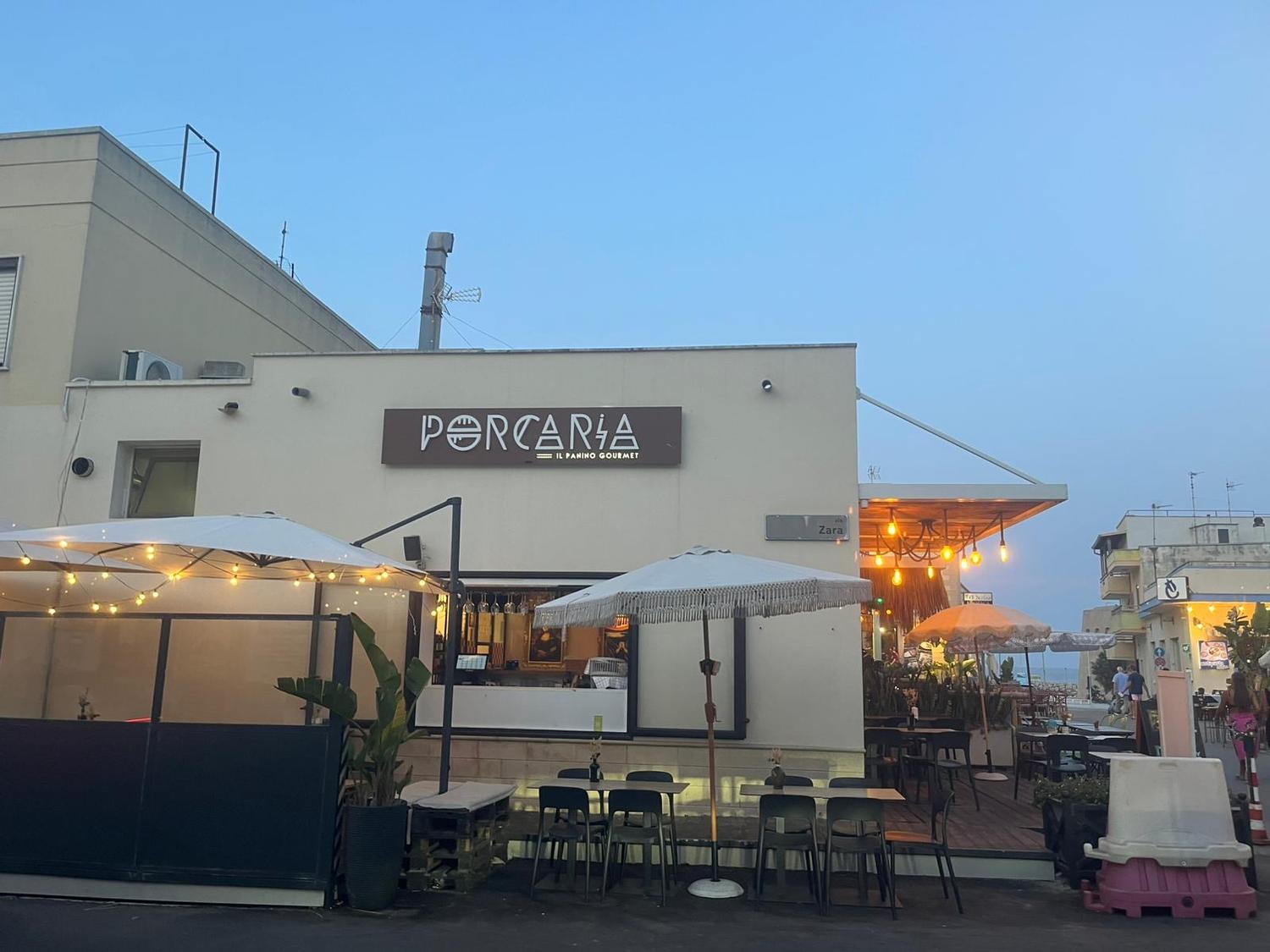 Azienda in vendita: Vendesi attività San Foca con cucina a Italia - Ristoranti - Immagine foto 3