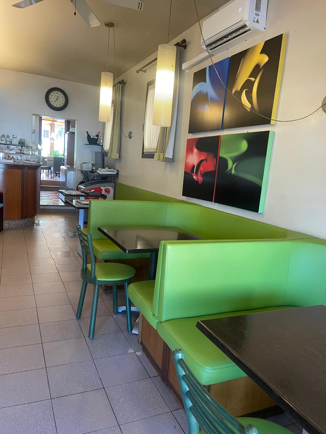 Azienda in vendita: Attività di Bar e snack Bar in centro paese. a Italia - Bar - Immagine foto 2