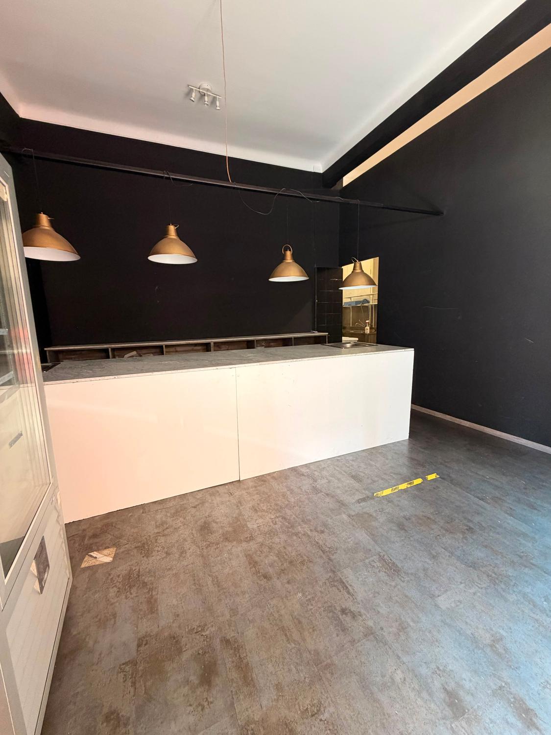 Azienda in vendita: Occasione Genova Centro a Italia - Altro - Immagine foto 3