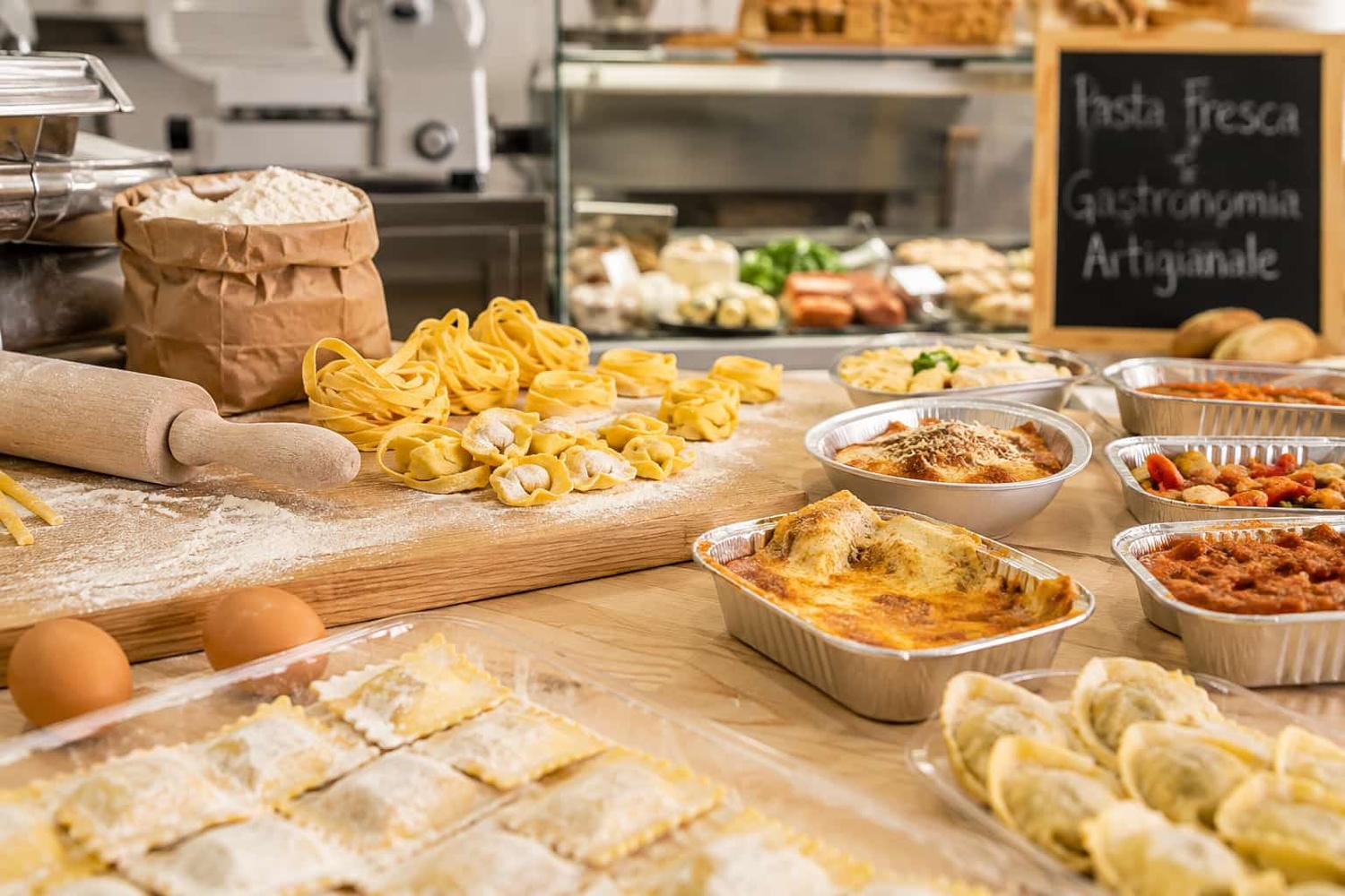 Azienda in vendita: Cedesi Laboratorio di Pasta fresca e gastronomia più negozio a Italia - Attività artigianali e professionali - Immagine principale
