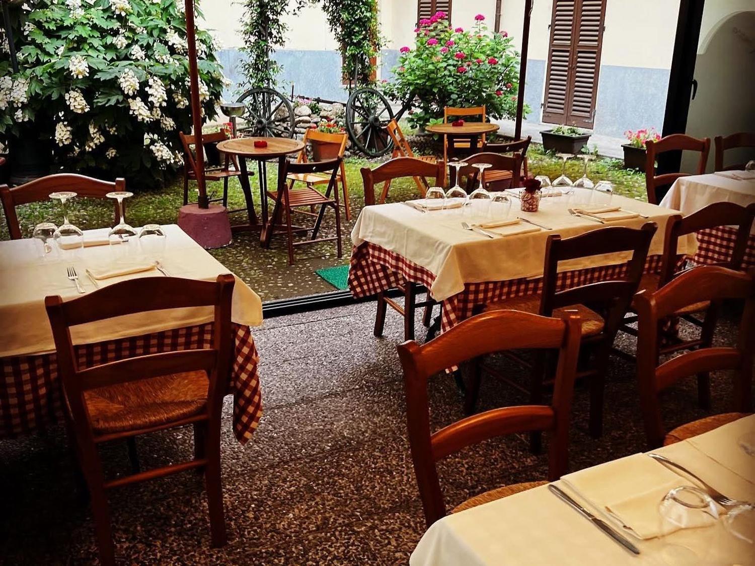 Azienda in vendita: Vendo Osteria Vineria avviatissima in centro storico  a Italia - Ristoranti - Immagine principale
