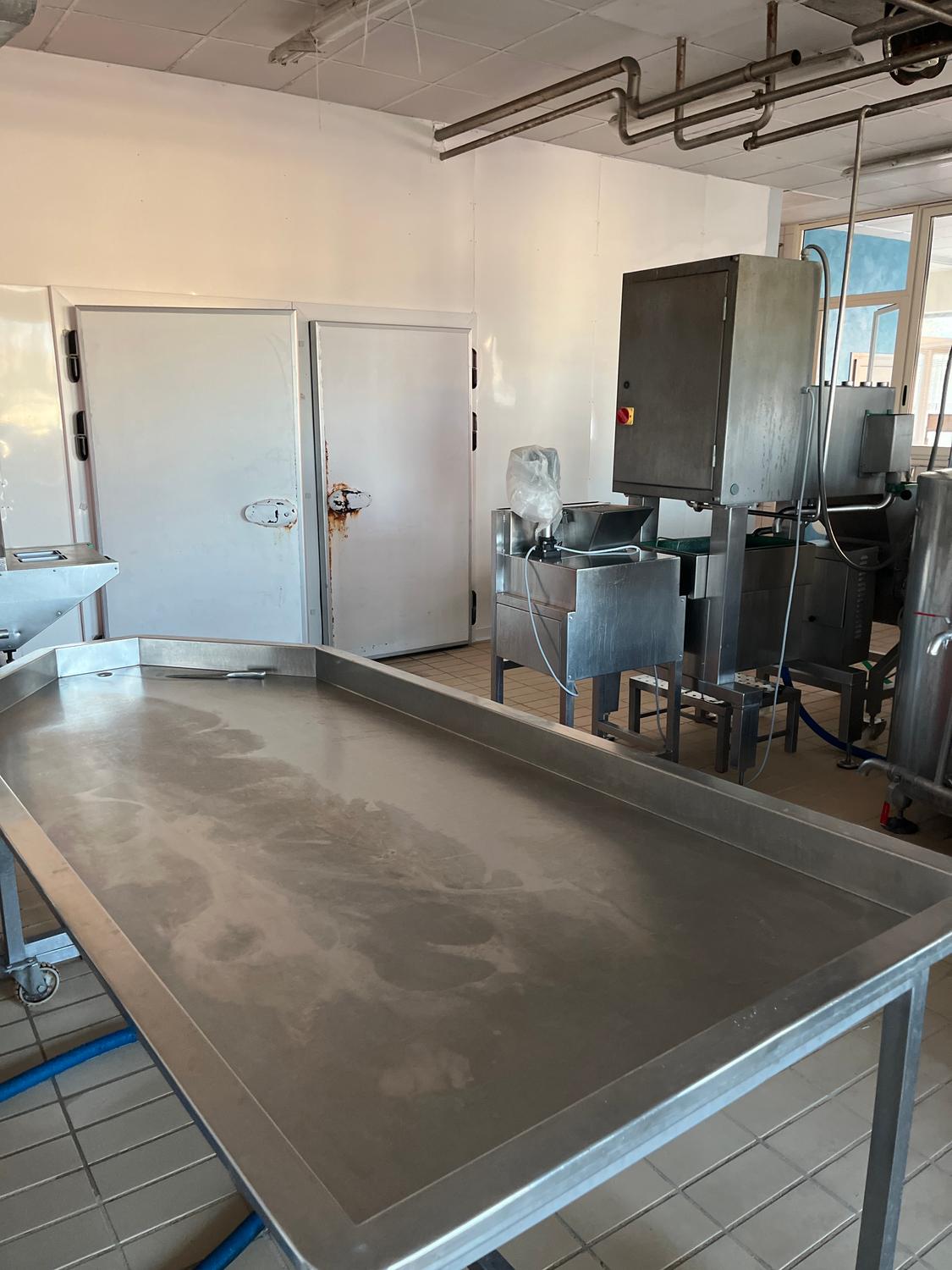 Azienda in vendita: Caseificio artigiano compreso punto vendita e vendita ingrosso a Italia - Attività artigianali e professionali - Immagine foto 4