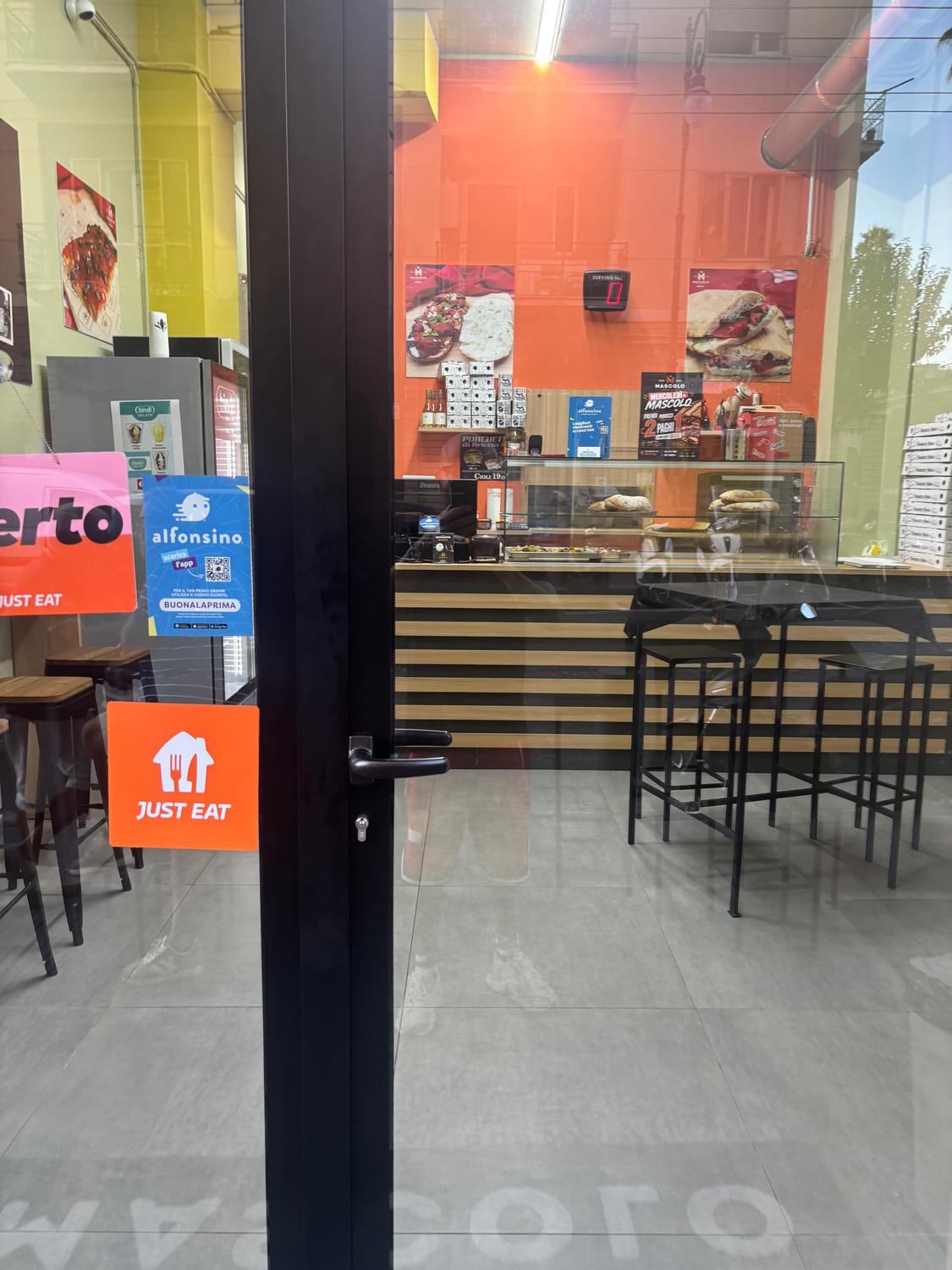 Azienda in vendita: Cedesi Attivita' di Street food a Italia - Ristoranti - Immagine principale