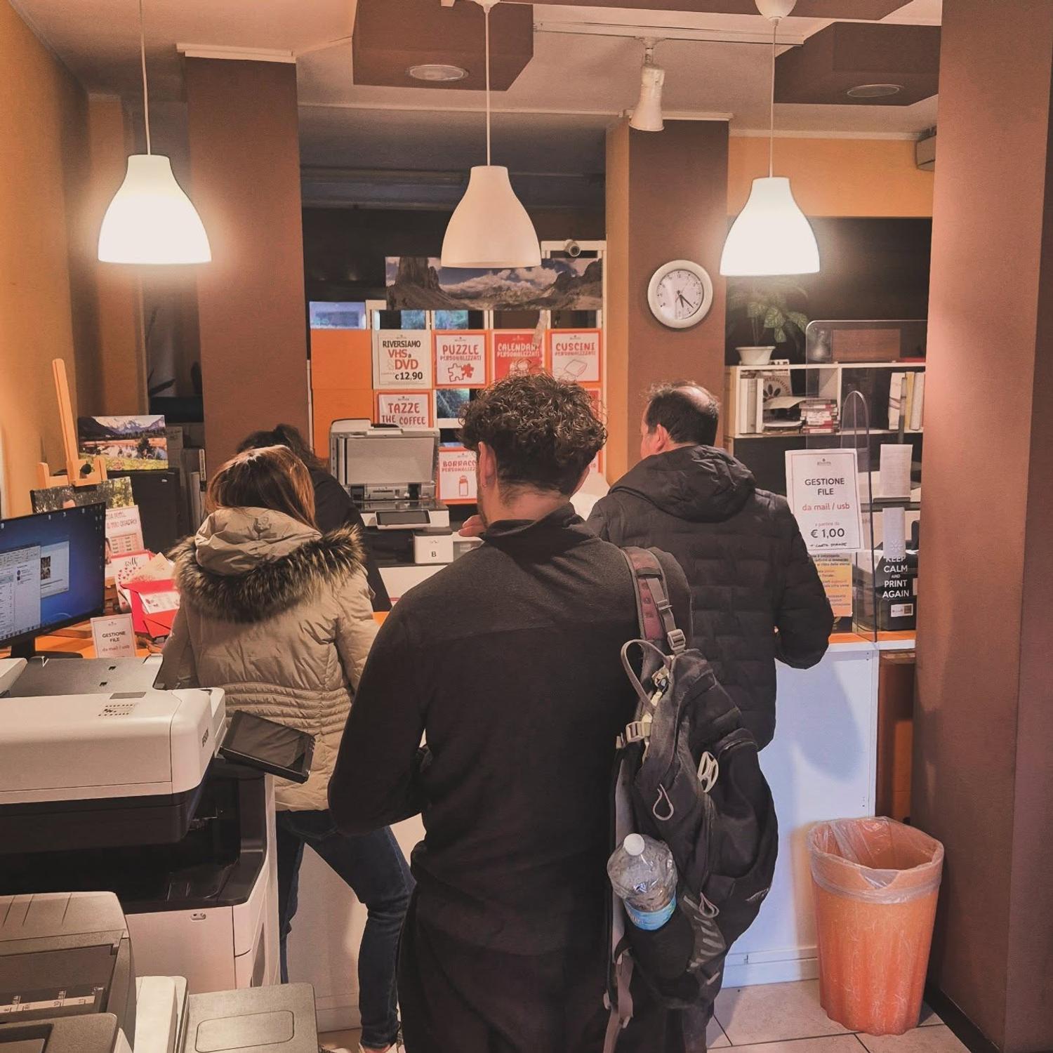Azienda in vendita: L’attività specializzata in stampa digitale a Italia - Cartolerie e Copisterie - Immagine principale