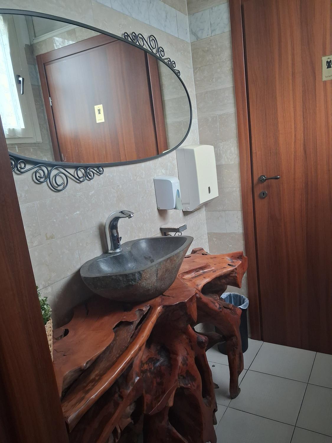 Azienda in vendita: Osteria bene avviata a Italia - Ristoranti - Immagine foto 4