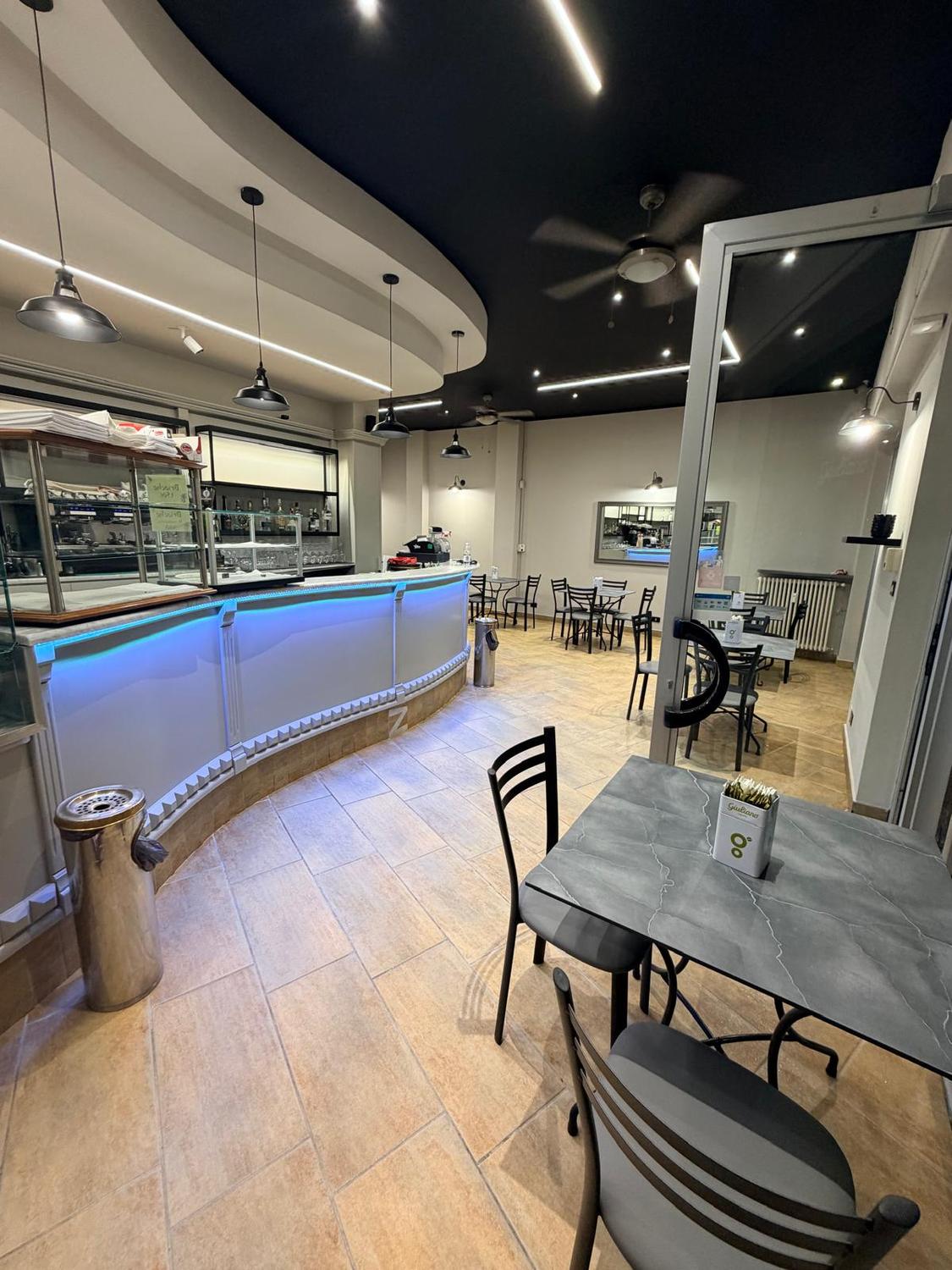 Azienda in vendita: Attività bar tavola calda a Italia - Bar - Immagine foto 3
