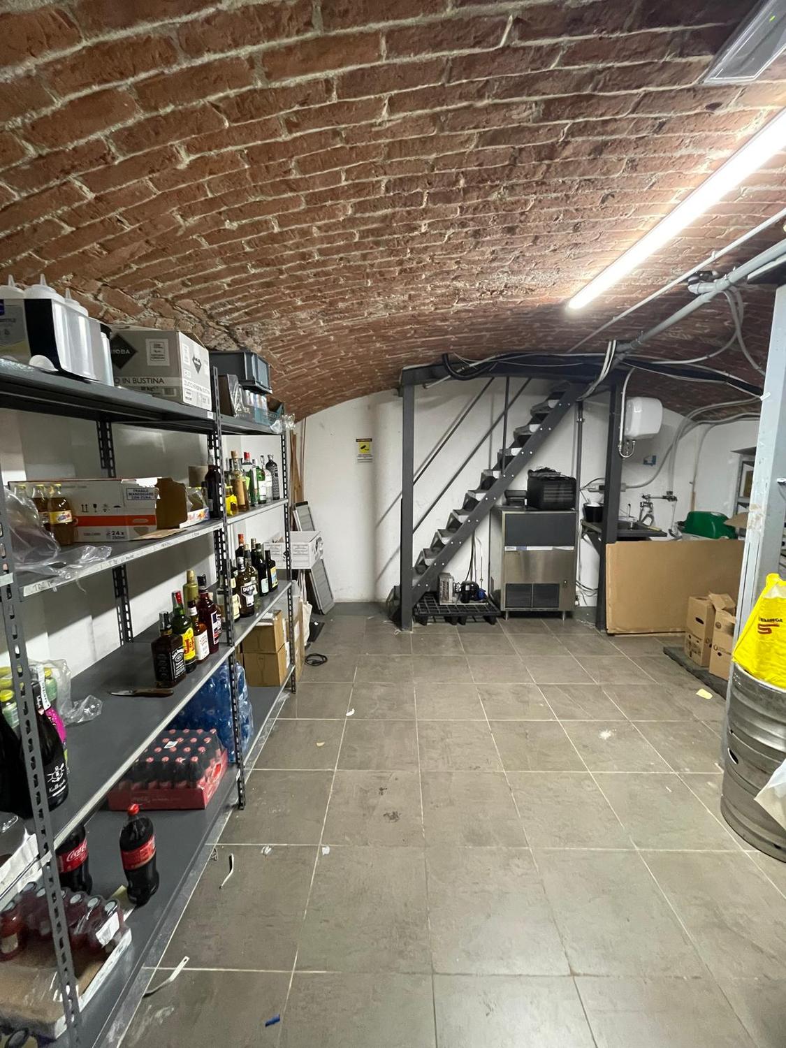 Azienda in vendita: Pub con cucina nel cuore di Porta Venezia. a Italia - Ristoranti - Immagine foto 4