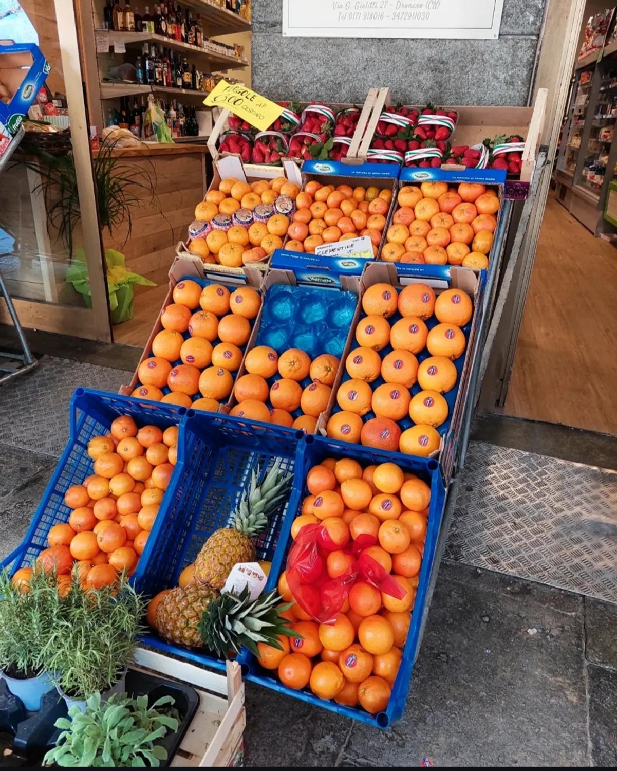 Azienda in vendita: Negozio di alimentari, rivendita pane, frutta e verdura a Italia - Negozi - alimentari e ortofrutta - Immagine foto 3