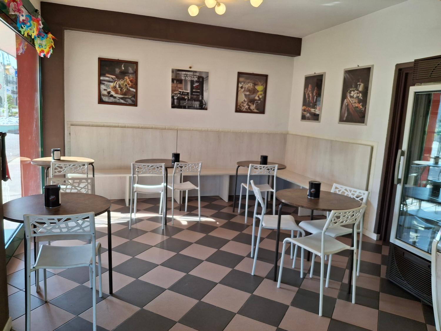 Azienda in vendita: Gelateria Bar Caffetteria a Italia - Gelaterie - Immagine foto 4