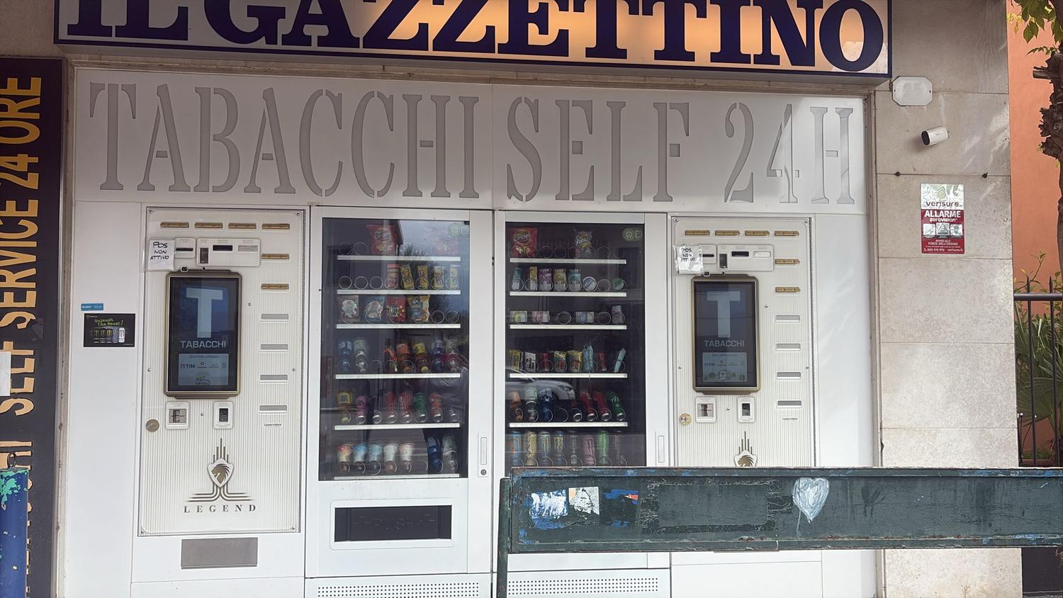 Azienda in vendita: Attività di tabaccheria, compresa di tutti i servizi di gioco. a Italia - Tabaccherie - Immagine foto 2