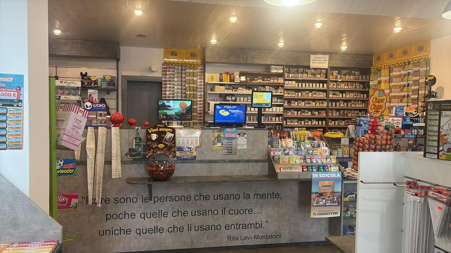 Azienda in vendita: Attività di tabaccheria, compresa di tutti i servizi di gioco. a Italia - Tabaccherie - Immagine foto 3