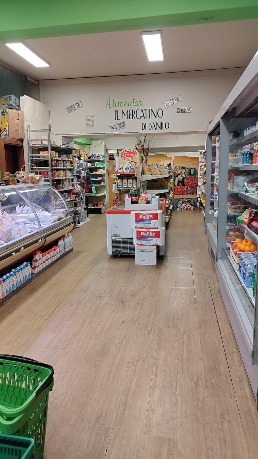 Azienda in vendita: Negozio di alimentari, rivendita pane, frutta e verdura a Italia - Negozi - alimentari e ortofrutta - Immagine foto 3