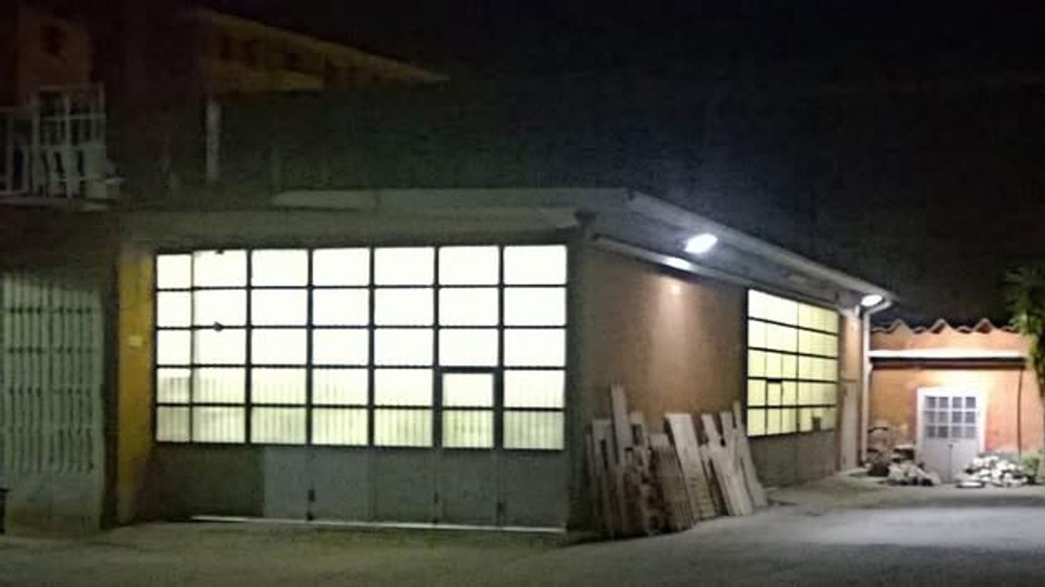 Azienda in vendita: Laboratorio lavorazione marmi e 2 punti vendita a Italia - Attività artigianali e professionali - Immagine foto 2