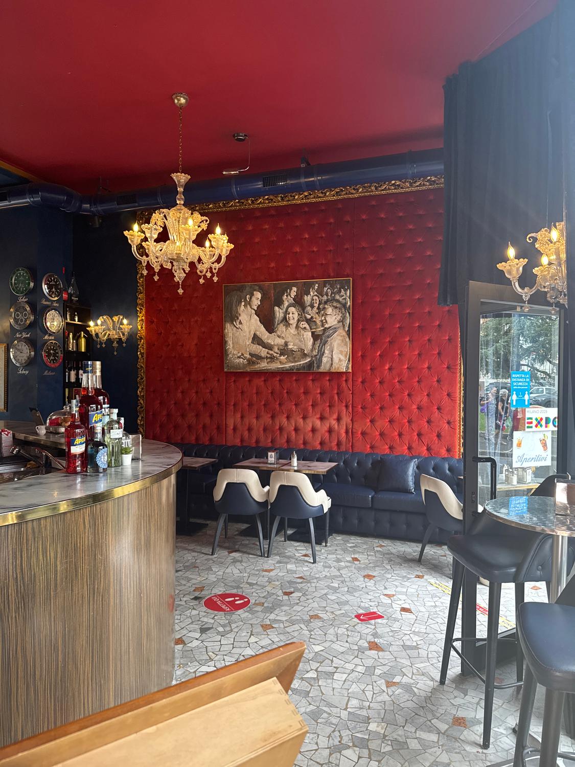 Azienda in vendita: Vendita attiva di pasticceria gelateria caffetteria a Italia - Pasticcerie - Immagine foto 2