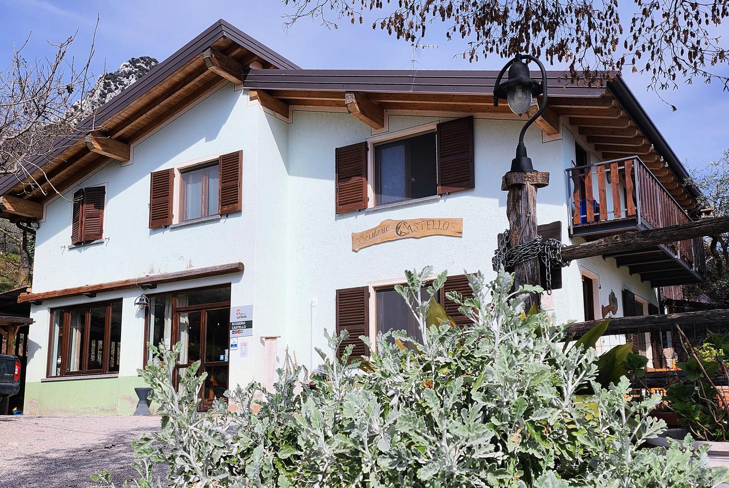 Azienda in vendita: Agriturismo sul Lago di Garda a Italia - Agriturismi - Immagine foto 2