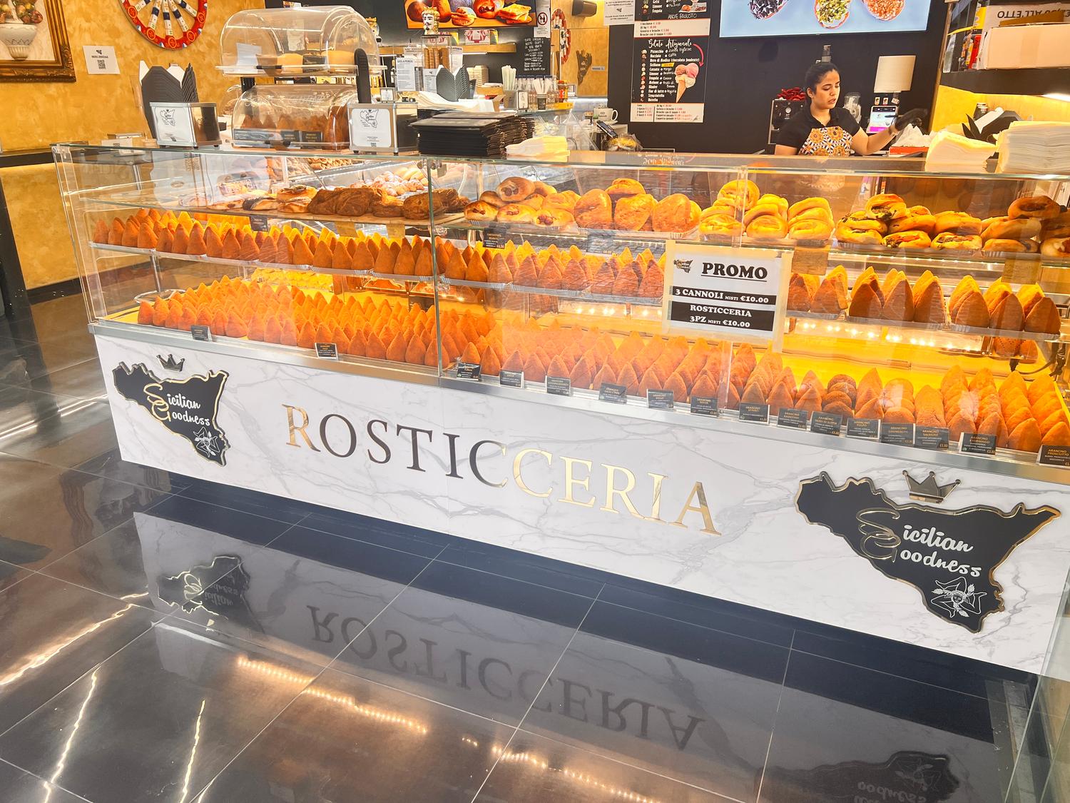 Azienda in vendita: In vendita attività di ristorazione siciliana avviata a Padova  a Italia - Bar - Immagine principale