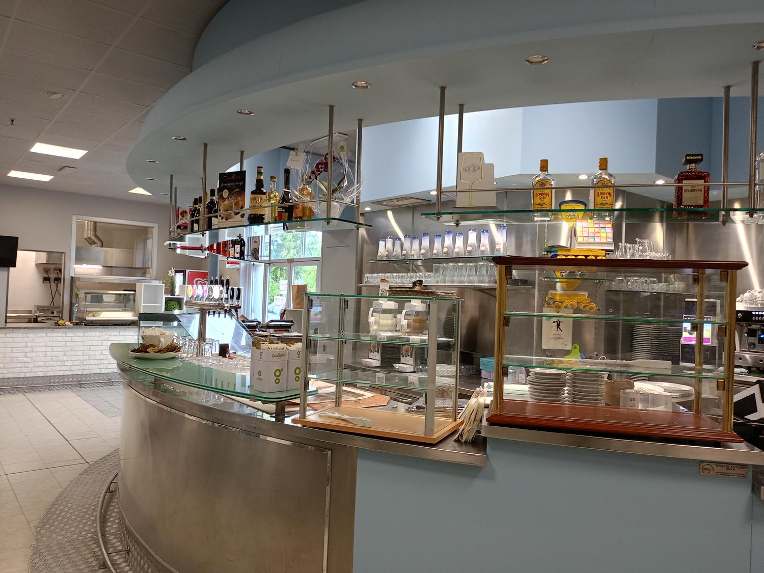 Azienda in vendita: Vendesi Bar ristorante all'interno di un centro commerciale  a Italia - Bar - Immagine principale