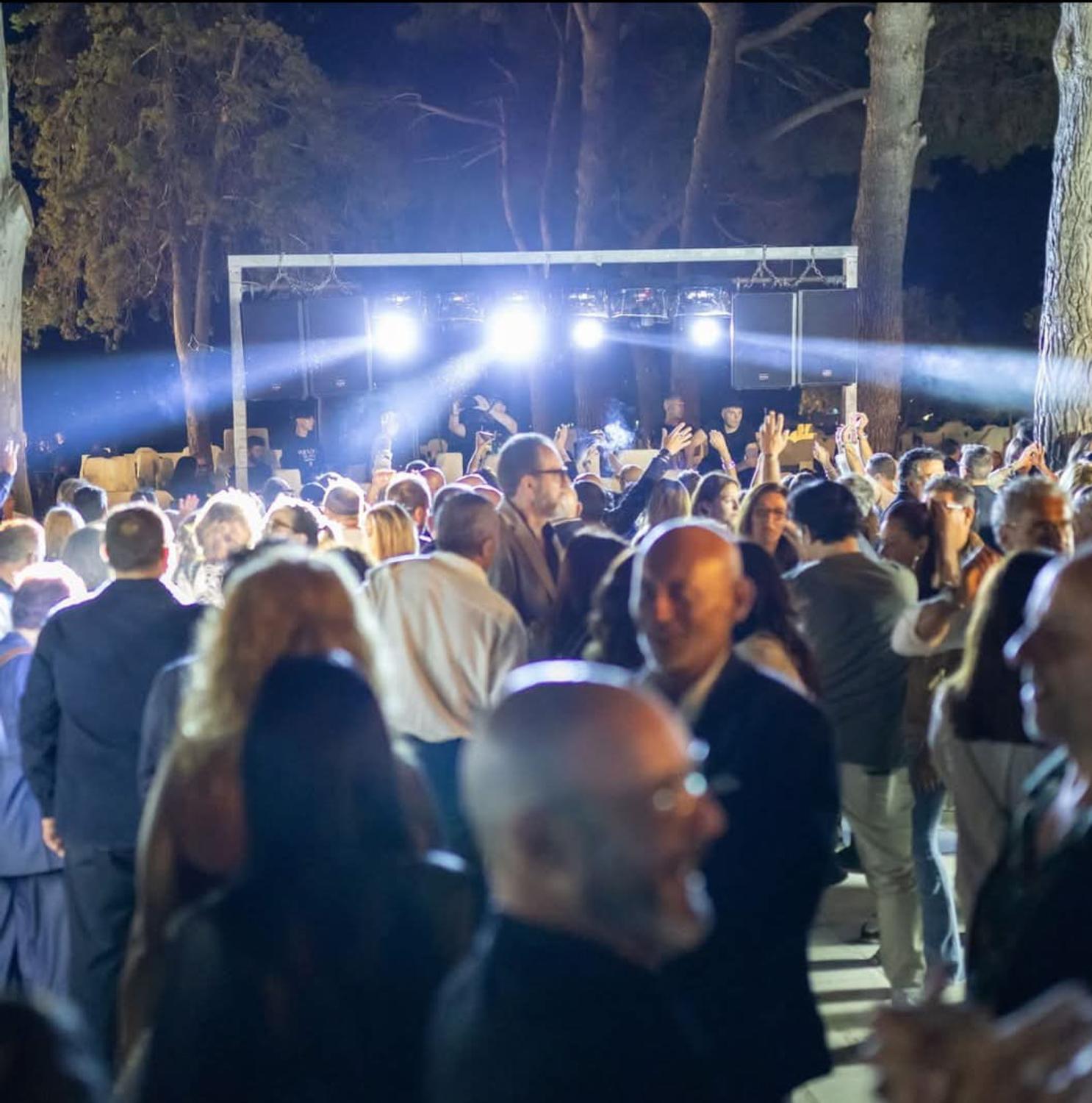 Azienda in vendita: Attività discoteca e tempo libero a Italia - Altro - Immagine foto 2