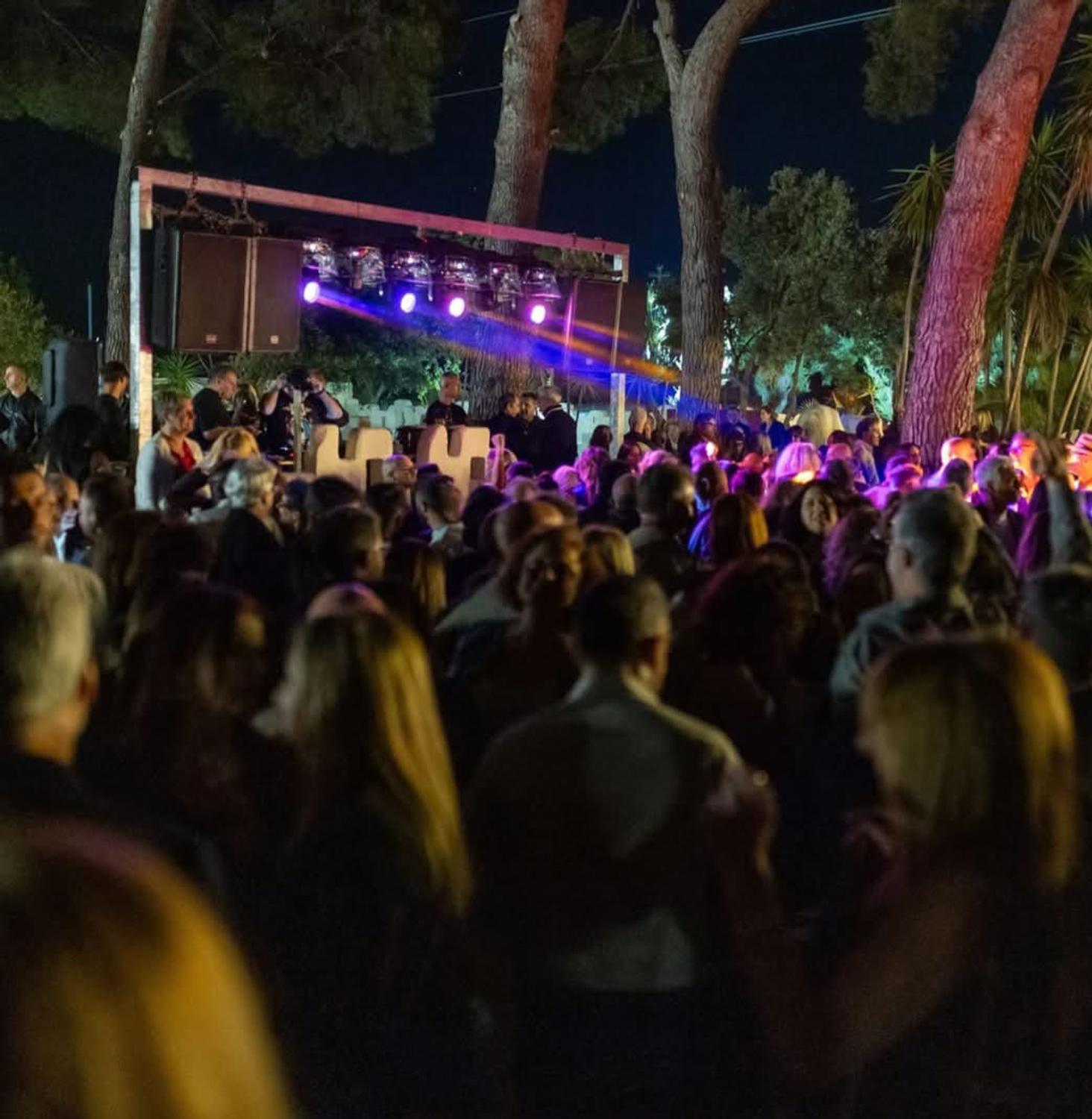 Azienda in vendita: Attività discoteca e tempo libero a Italia - Altro - Immagine foto 4