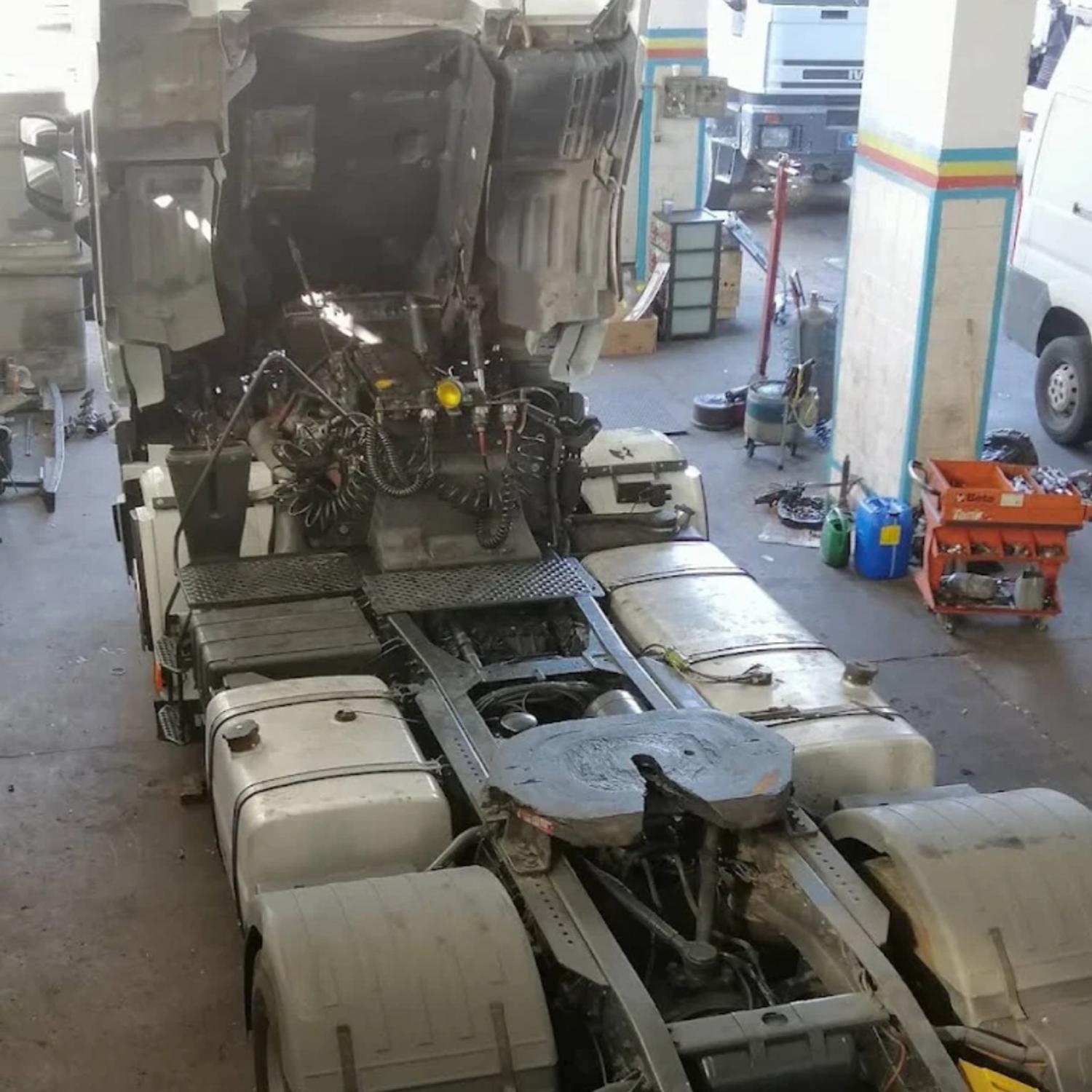 Azienda in vendita: Officina meccanica riparazioni veicoli industriali  a Italia - Officine Meccaniche - Immagine foto 3
