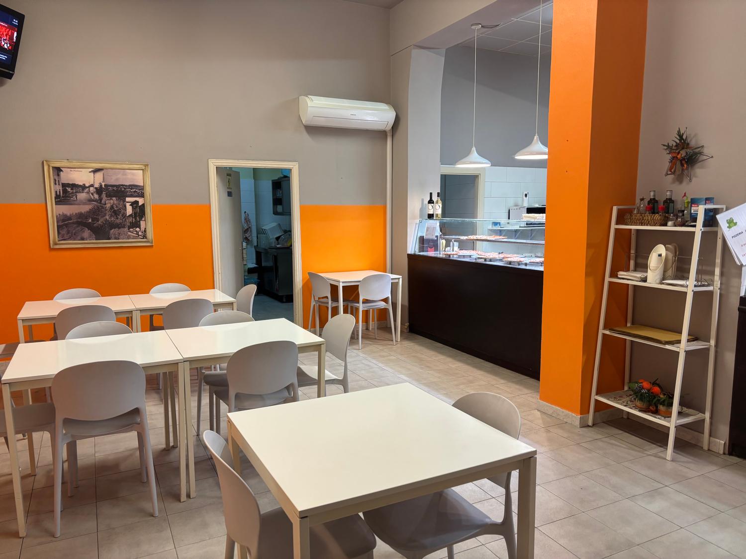 Azienda in vendita: Attività di pizzeria da taglio e asporto a Italia - Pizzerie - Immagine principale