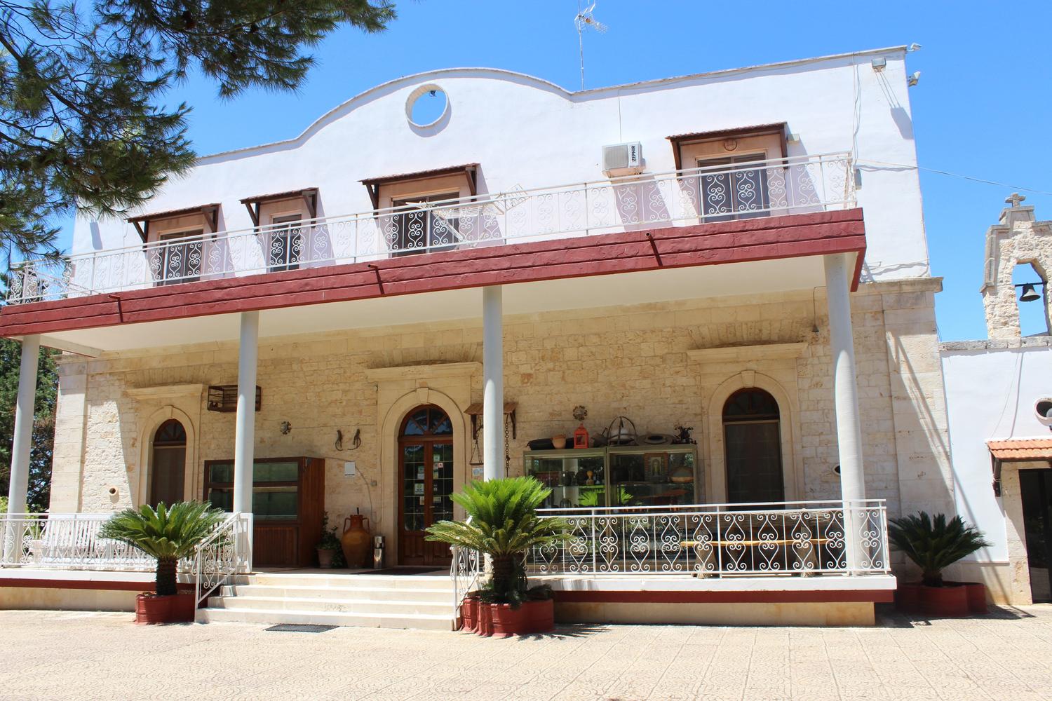 Azienda in vendita: Residence Turistico Alberghiero nella campagna pugliese a Italia - Hotel - Immagine principale