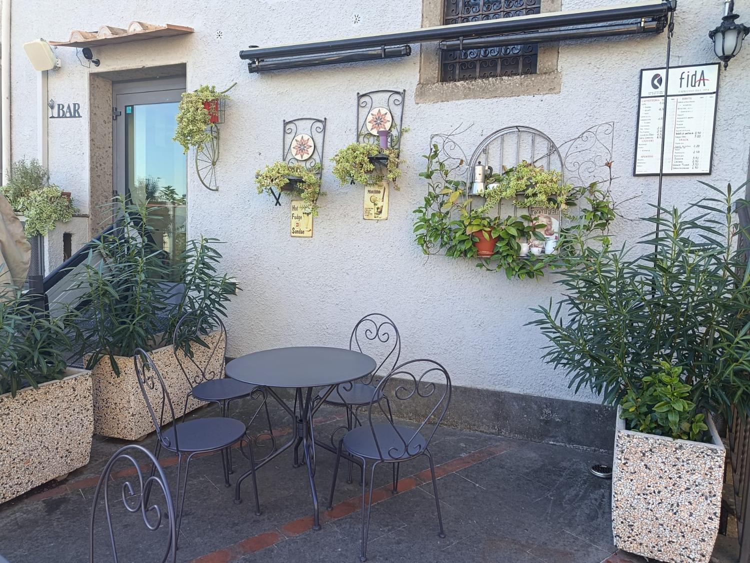 Azienda in vendita: BAR GELATERIA a Italia - Bar - Immagine foto 3