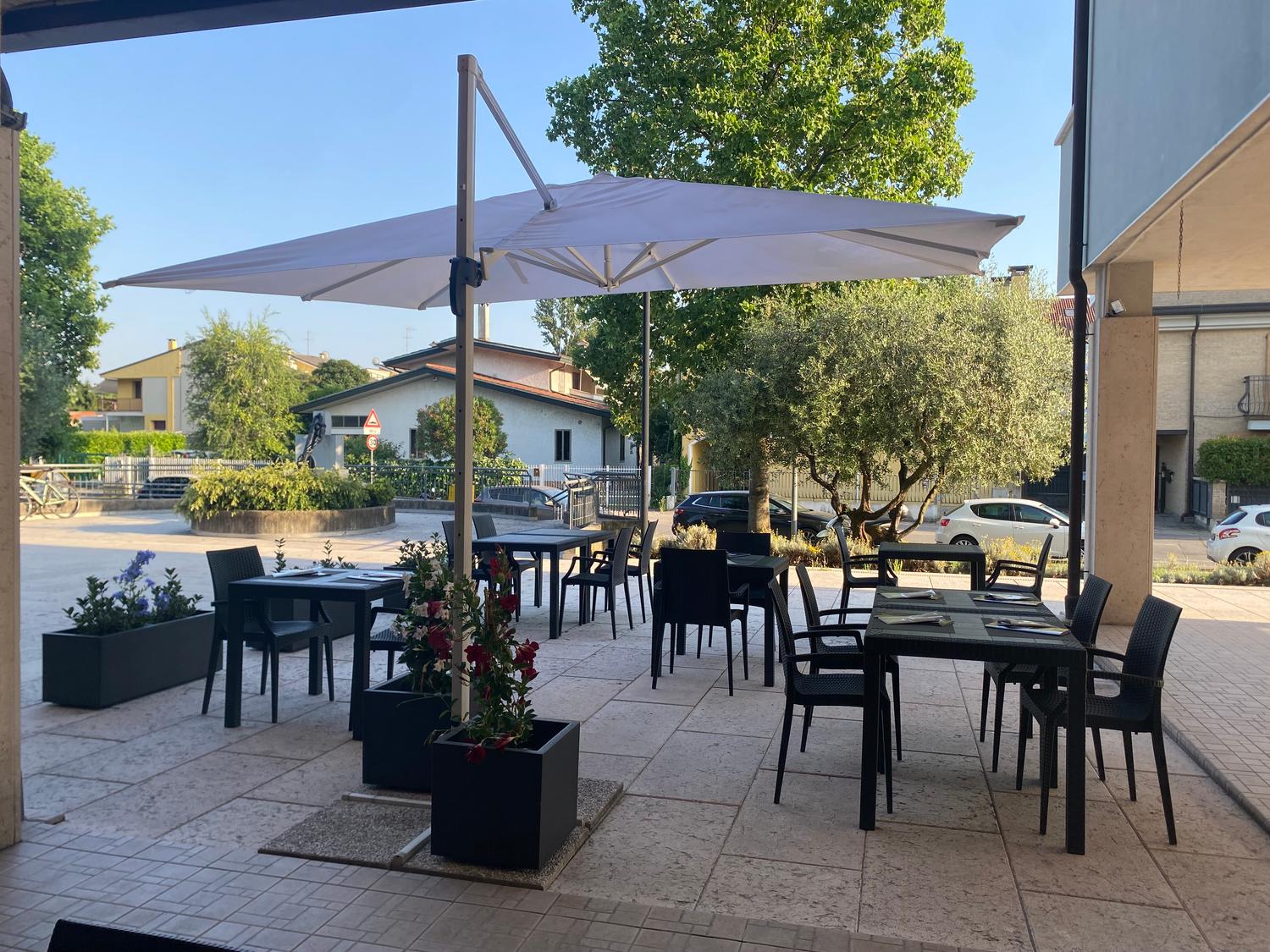 Azienda in vendita: Pizzeria a Padova a Italia - Pizzerie - Immagine foto 2