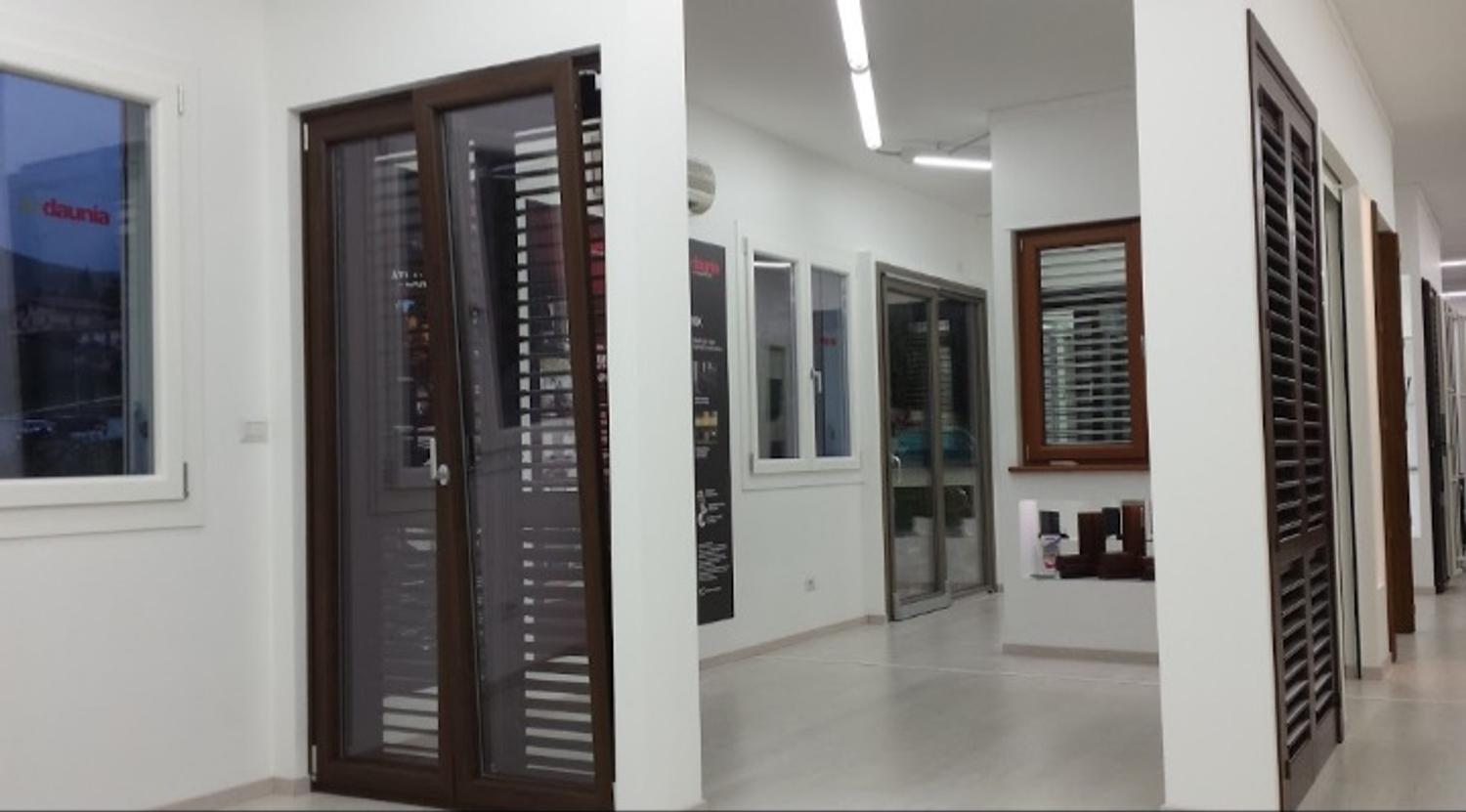 Azienda in vendita: Vendesi attività TRENTENNALE ben avviata a Italia - Materiali Edili e Showroom - Immagine foto 2